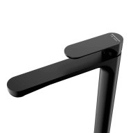 фото 69416KM.01.093 Смеситель для раковины Ole/Оле однорычажный высокий без донного клапана, матовый черный КЕРАМА МАРАЦЦИ