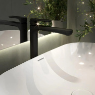 фото 69416KM.01.093 Смеситель для раковины Ole/Оле однорычажный высокий без донного клапана, матовый черный КЕРАМА МАРАЦЦИ